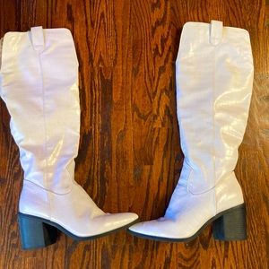 Journey + Crew Women’s Tru Comfort Foam Therese Bone Women’s boots. Size 9.